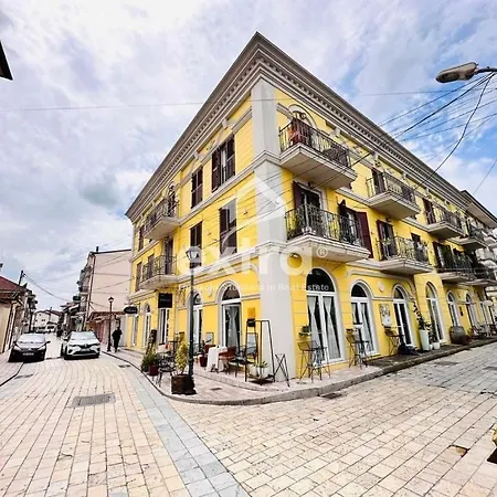 446 Gjuhadol Apartment *